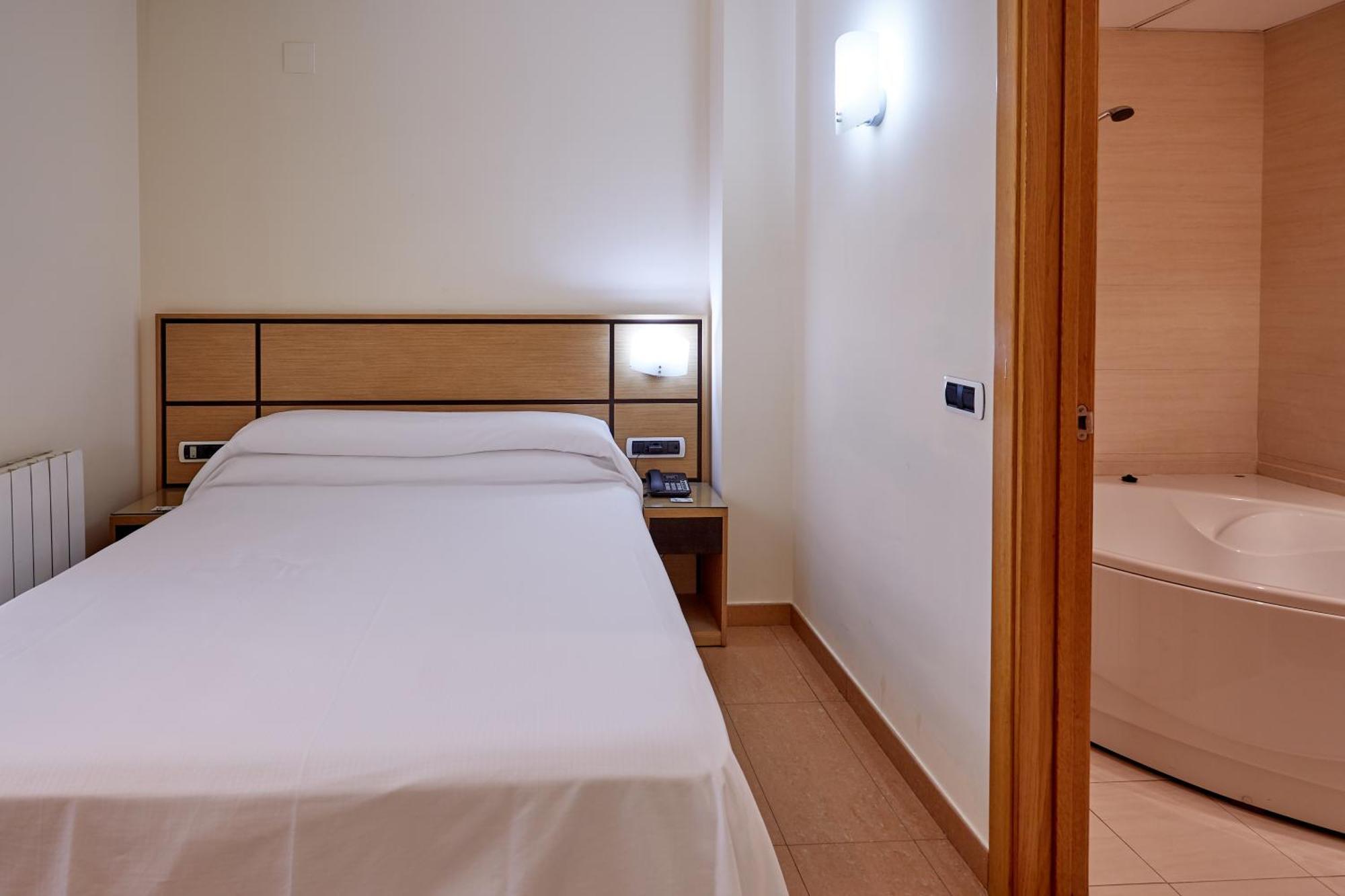 Dona Lola Hotel Castellon de la Plana Ngoại thất bức ảnh